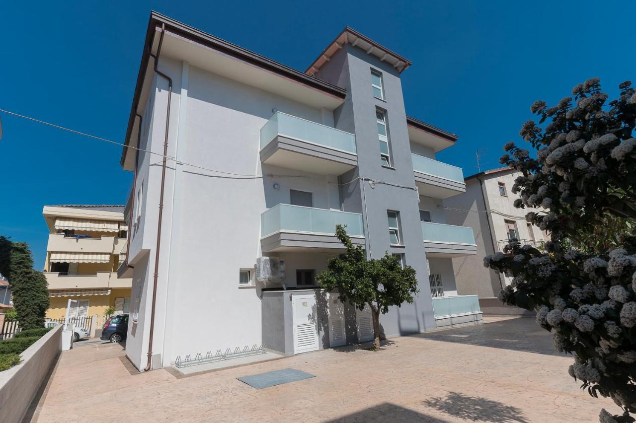 Pineta Del Mare Panzió Alba Adriatica Kültér fotó